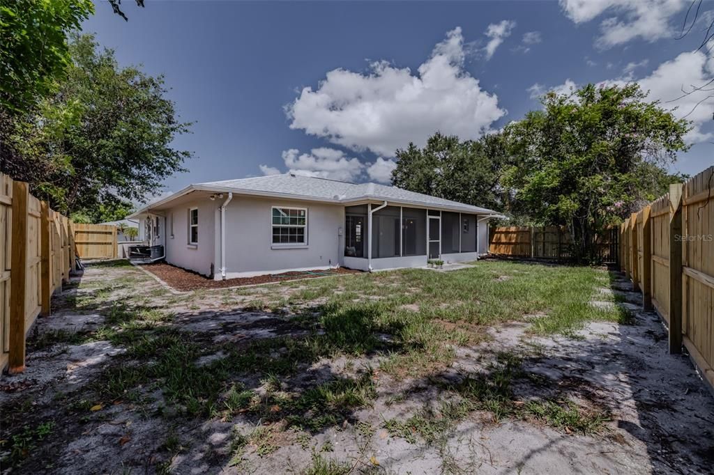 For Sale: $340,000 (3 beds, 2 baths, 1563 Square Feet)
