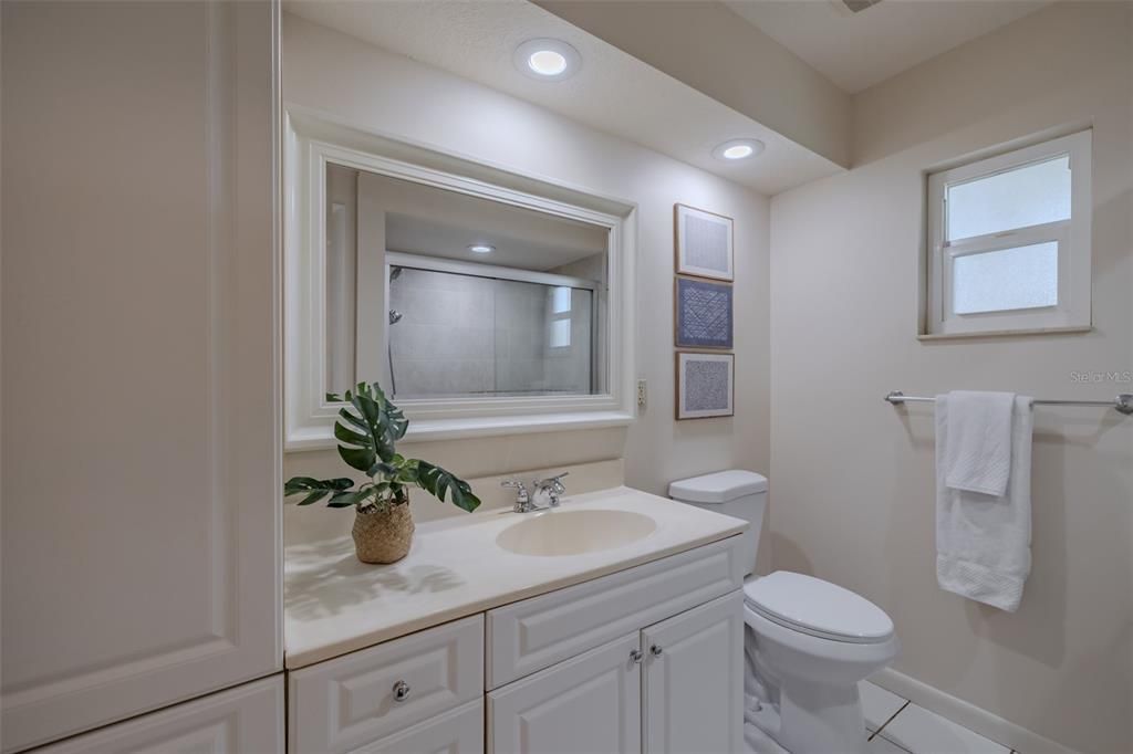 For Sale: $340,000 (3 beds, 2 baths, 1563 Square Feet)