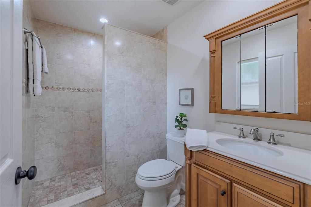 For Sale: $340,000 (3 beds, 2 baths, 1563 Square Feet)