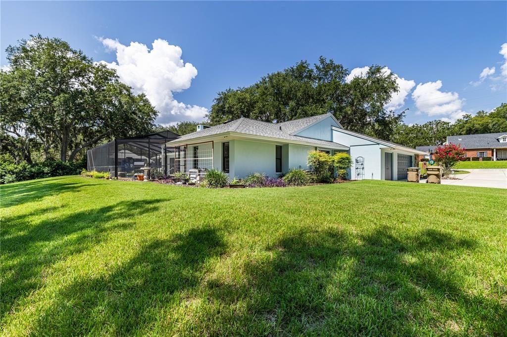 For Sale: $549,000 (3 beds, 2 baths, 2362 Square Feet)