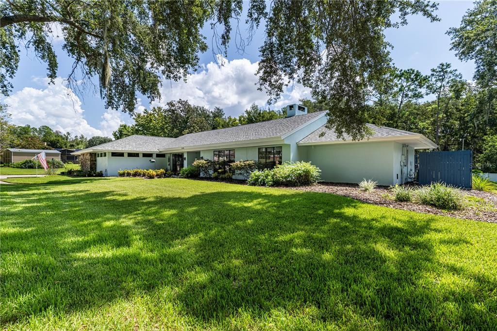 For Sale: $549,000 (3 beds, 2 baths, 2362 Square Feet)