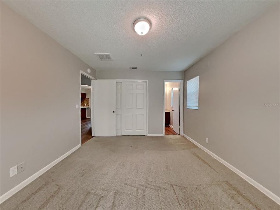 For Rent: $1,919 (4 beds, 2 baths, 1254 Square Feet)