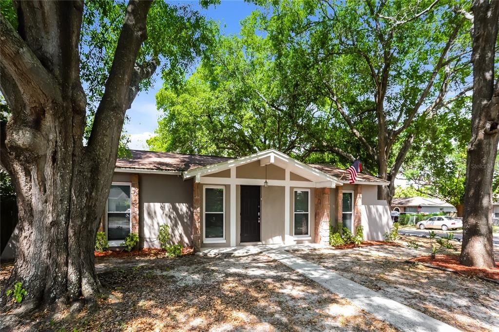 For Rent: $1,919 (4 beds, 2 baths, 1254 Square Feet)