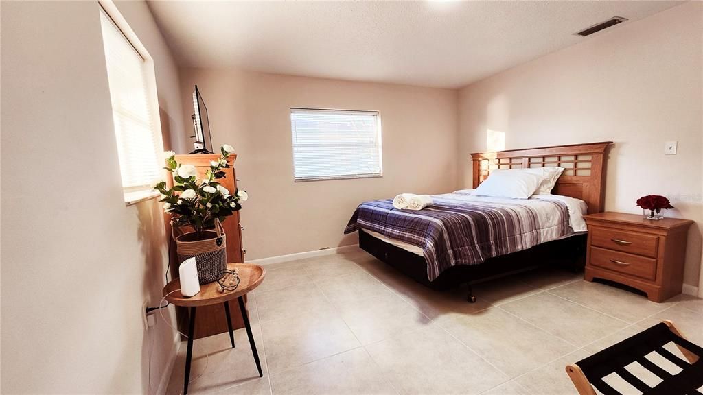 En Venta: $289,900 (2 camas, 2 baños, 1136 Pies cuadrados)