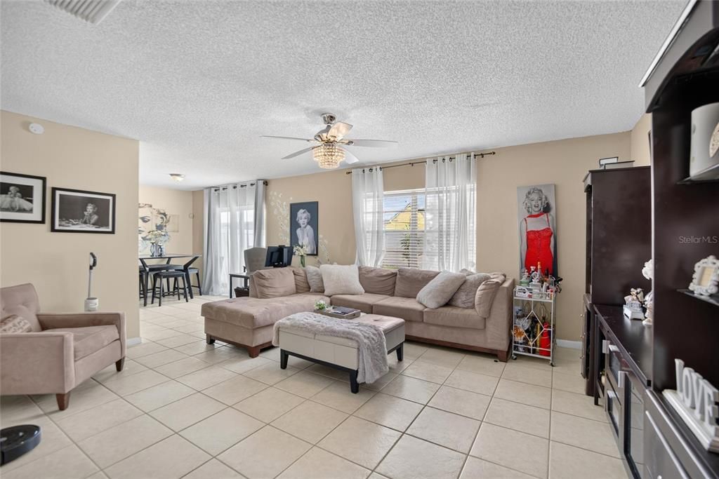 For Sale: $409,990 (3 beds, 2 baths, 1244 Square Feet)