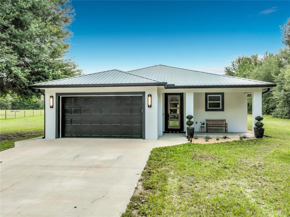 For Sale: $779,500 (3 beds, 2 baths, 1931 Square Feet)