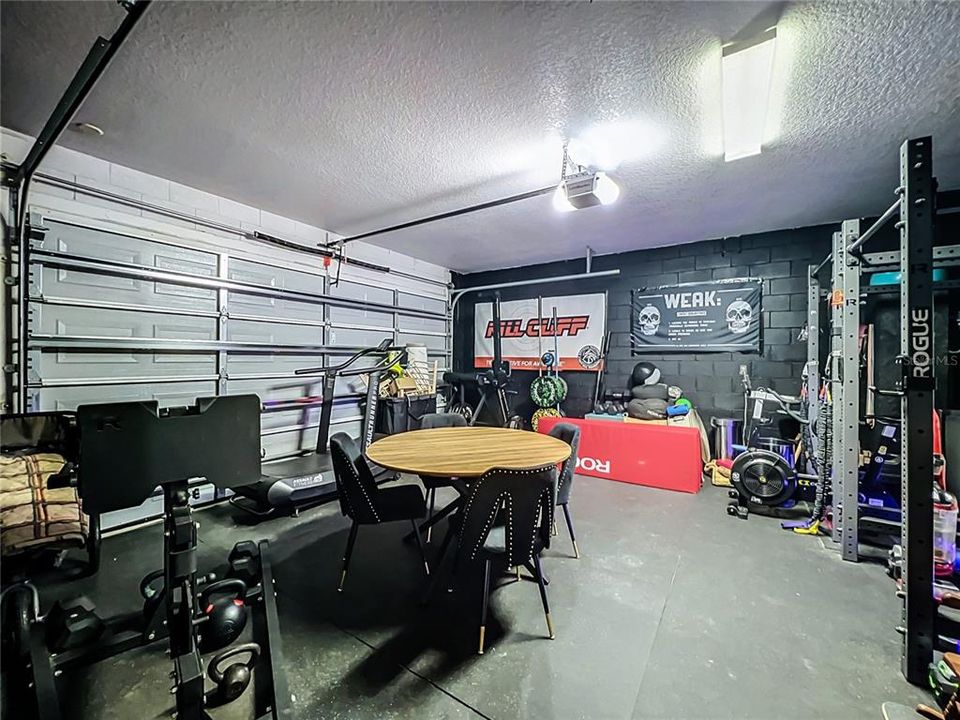 For Sale: $779,500 (3 beds, 2 baths, 1931 Square Feet)