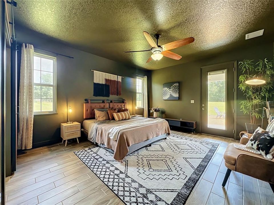 For Sale: $779,500 (3 beds, 2 baths, 1931 Square Feet)