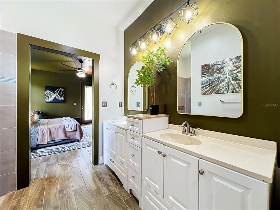 For Sale: $779,500 (3 beds, 2 baths, 1931 Square Feet)