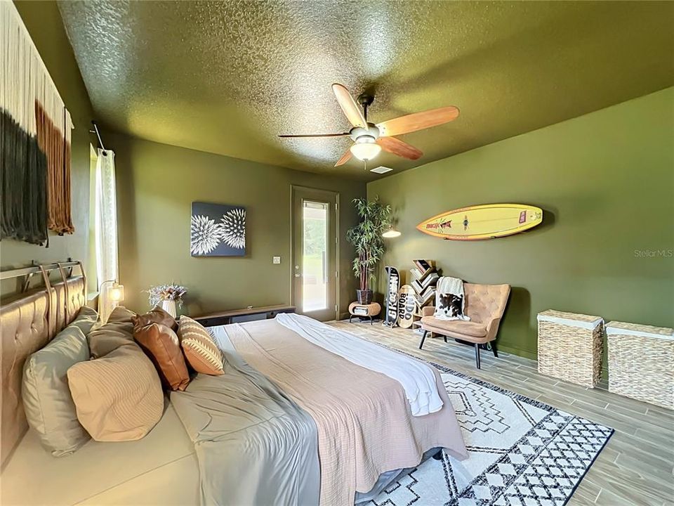 For Sale: $779,500 (3 beds, 2 baths, 1931 Square Feet)