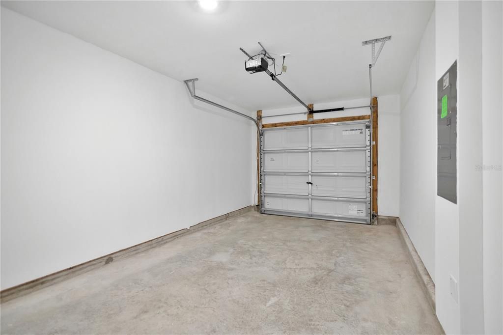 For Rent: $2,050 (3 beds, 2 baths, 1378 Square Feet)