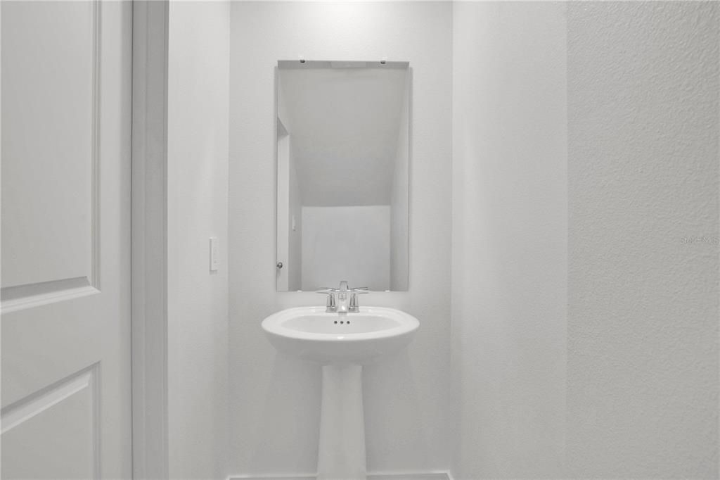 For Rent: $2,050 (3 beds, 2 baths, 1378 Square Feet)