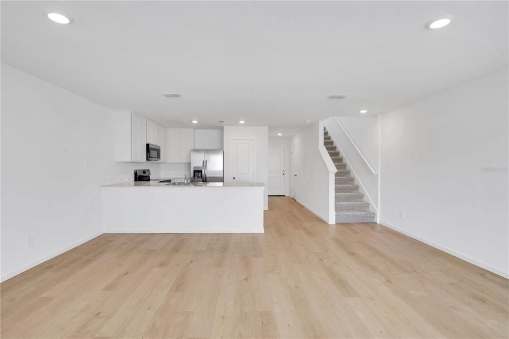 For Rent: $2,050 (3 beds, 2 baths, 1378 Square Feet)