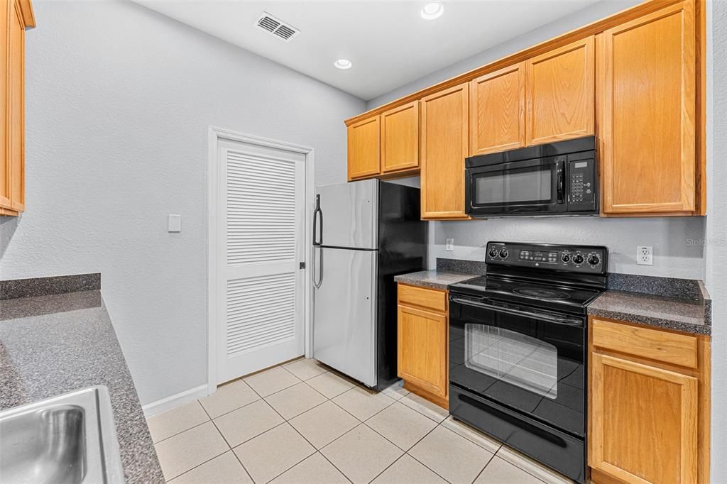For Sale: $229,900 (3 beds, 2 baths, 1433 Square Feet)