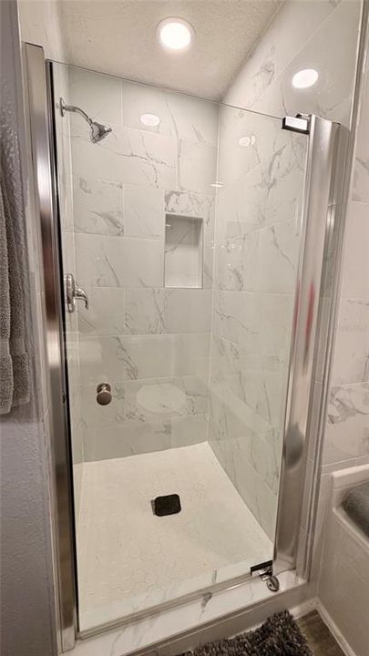 En Venta: $399,900 (4 camas, 2 baños, 1929 Pies cuadrados)