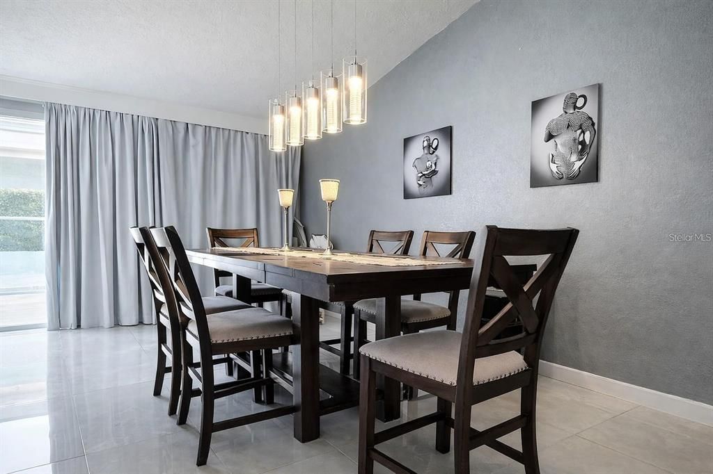 For Sale: $499,000 (3 beds, 3 baths, 1691 Square Feet)