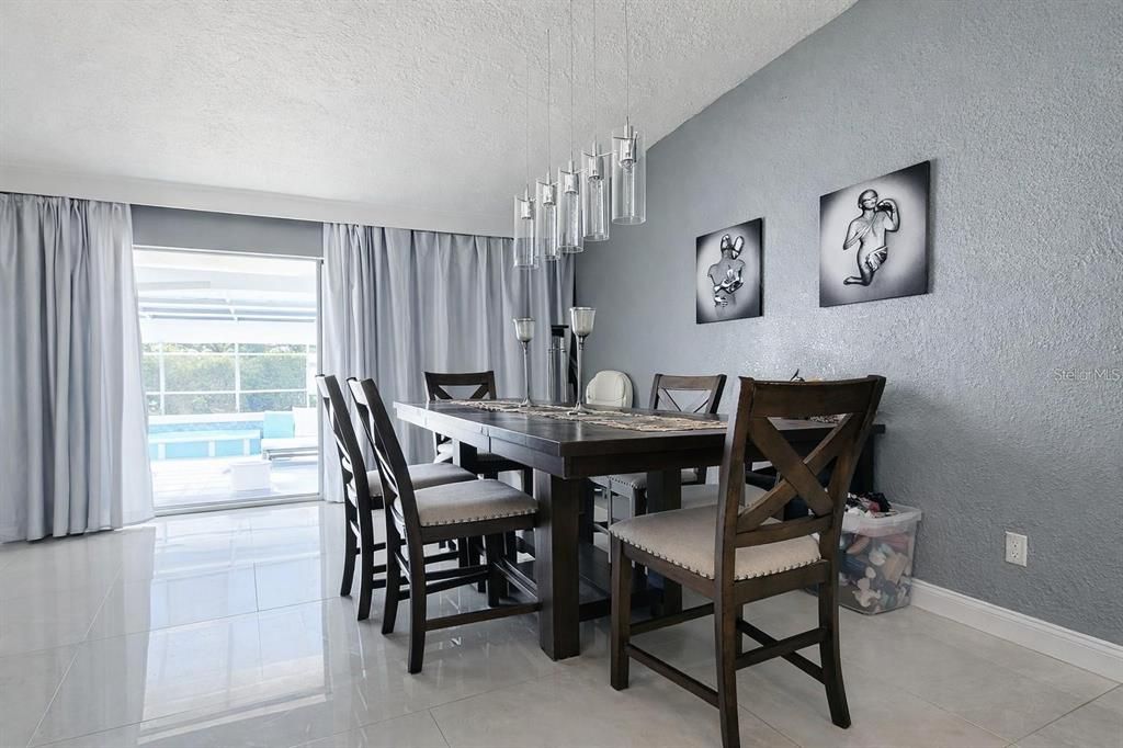 For Sale: $499,000 (3 beds, 3 baths, 1691 Square Feet)