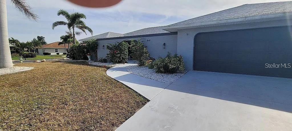For Sale: $499,000 (3 beds, 3 baths, 1691 Square Feet)