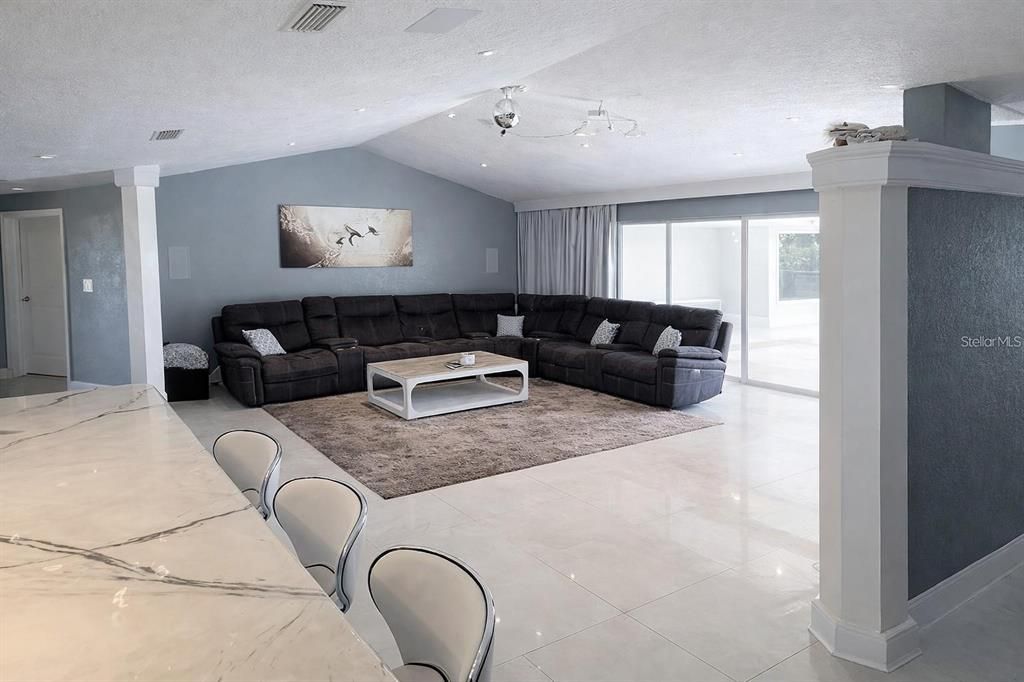 For Sale: $499,000 (3 beds, 3 baths, 1691 Square Feet)