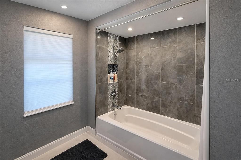 For Sale: $499,000 (3 beds, 3 baths, 1691 Square Feet)