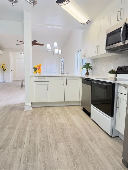 В аренду: $2,400 (3 спален, 2 ванн, 1223 Квадратных фут)