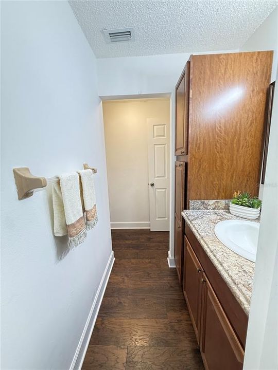 В аренду: $2,400 (3 спален, 2 ванн, 1223 Квадратных фут)