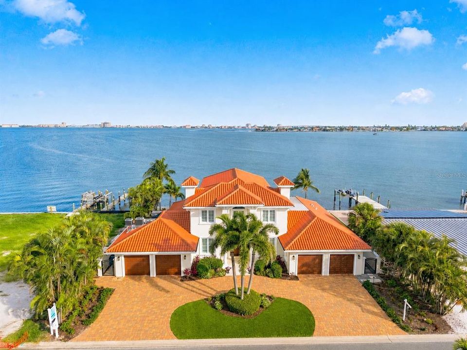 На продажу: $4,950,000 (4 спален, 4 ванн, 5138 Квадратных фут)