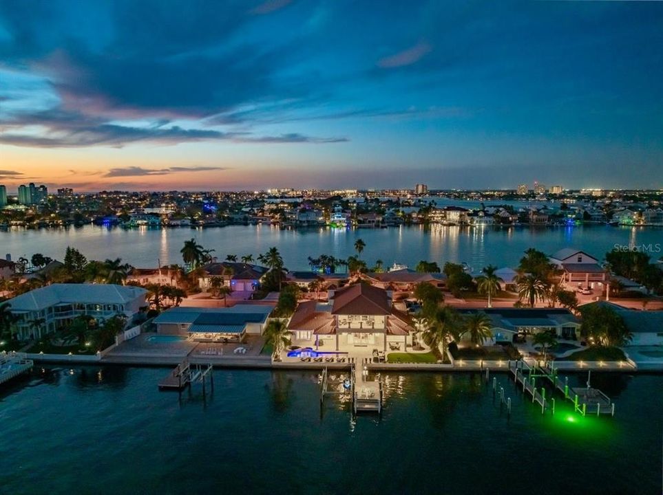 На продажу: $4,950,000 (4 спален, 4 ванн, 5138 Квадратных фут)