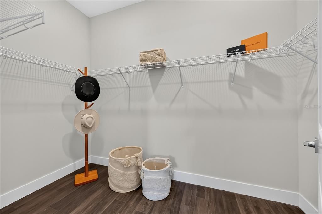 For Sale: $325,000 (4 beds, 2 baths, 1683 Square Feet)