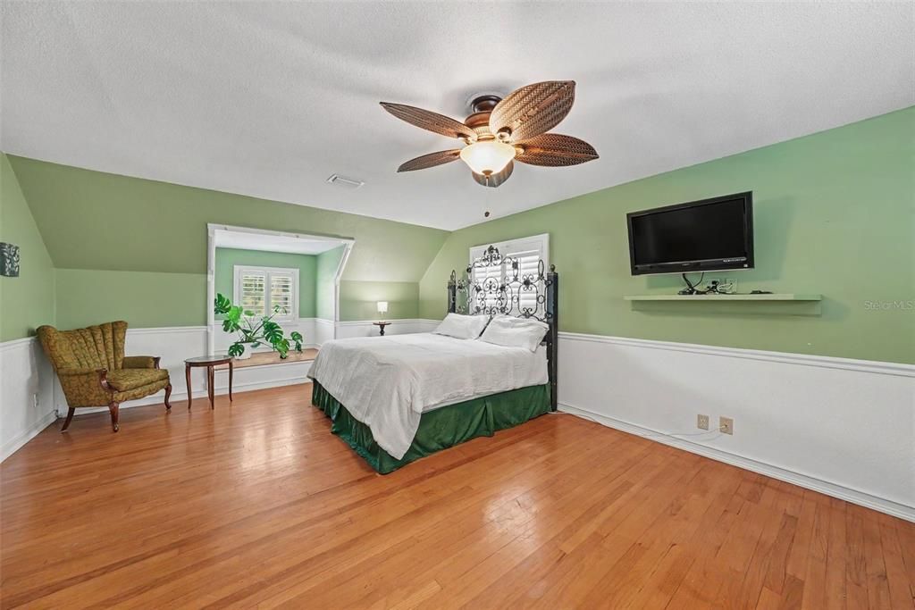 For Sale: $520,000 (4 beds, 2 baths, 2278 Square Feet)