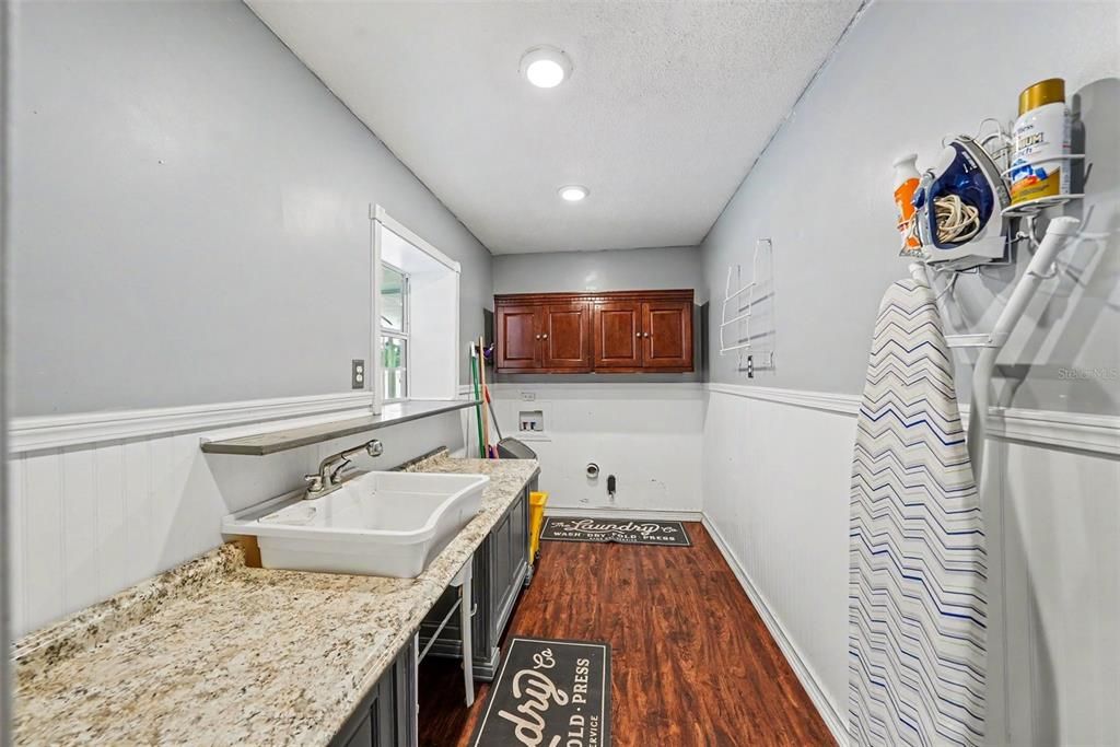 For Sale: $520,000 (4 beds, 2 baths, 2278 Square Feet)
