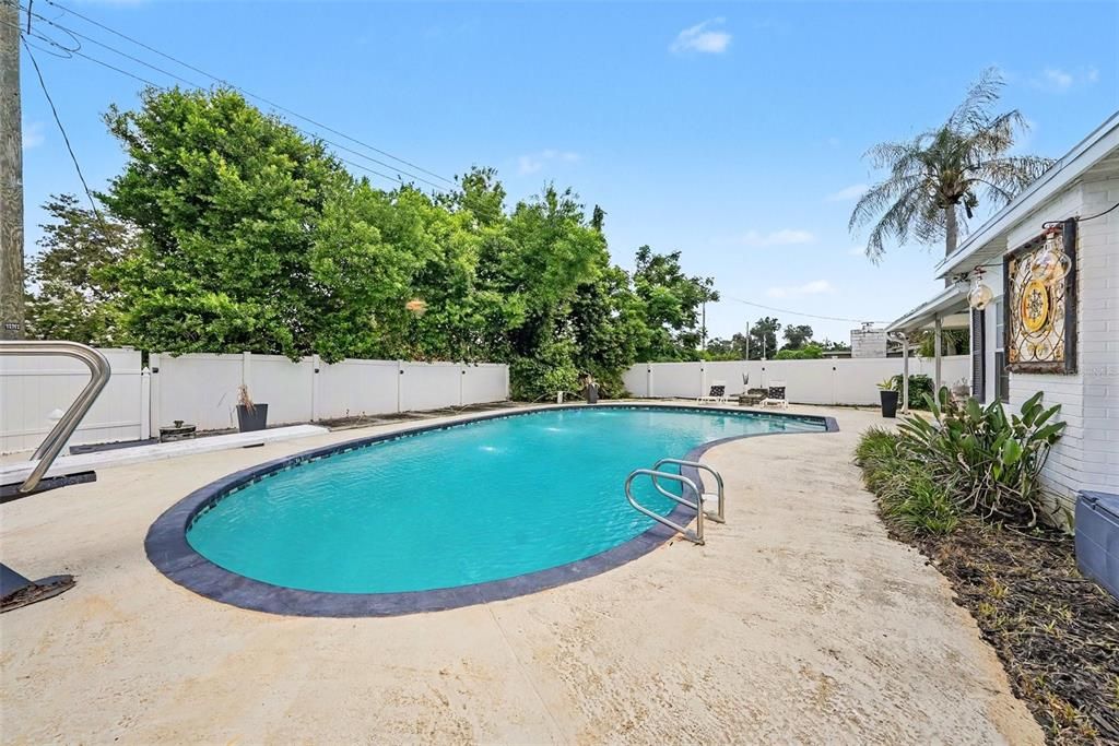 For Sale: $520,000 (4 beds, 2 baths, 2278 Square Feet)