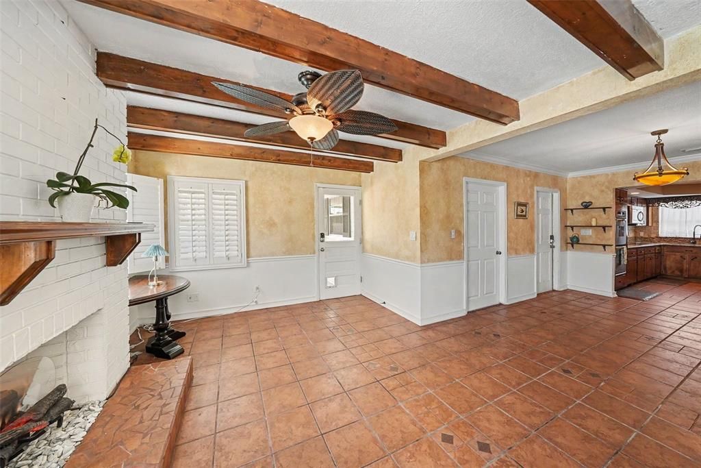 For Sale: $520,000 (4 beds, 2 baths, 2278 Square Feet)