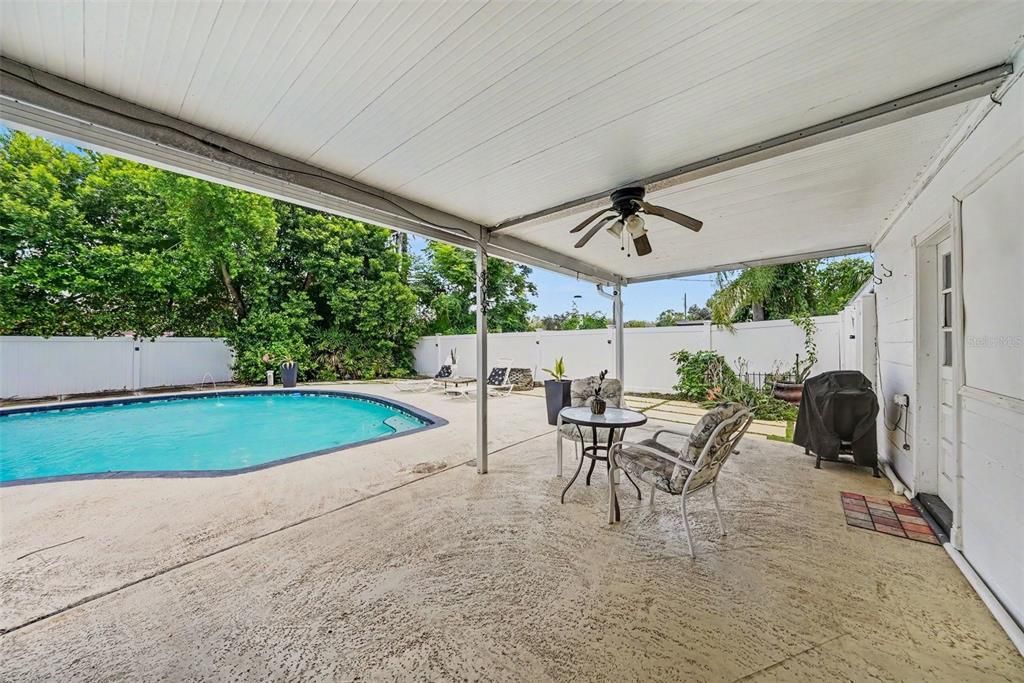 For Sale: $520,000 (4 beds, 2 baths, 2278 Square Feet)