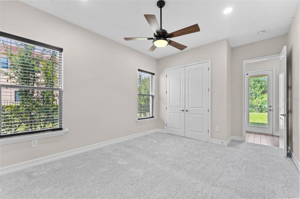 For Sale: $1,275,000 (4 beds, 4 baths, 4292 Square Feet)