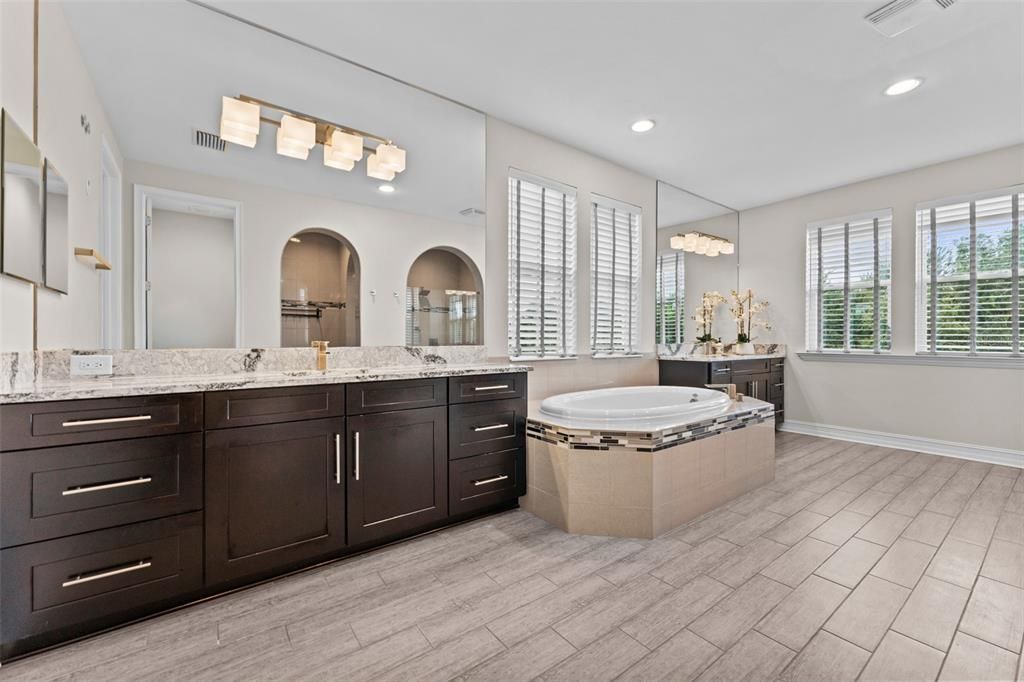 For Sale: $1,275,000 (4 beds, 4 baths, 4292 Square Feet)