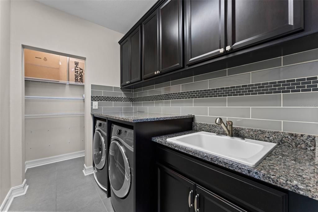 For Sale: $1,275,000 (4 beds, 4 baths, 4292 Square Feet)