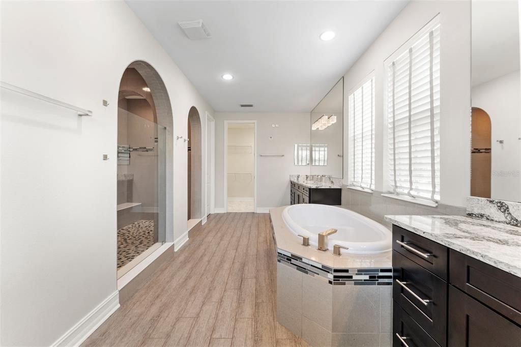 For Sale: $1,275,000 (4 beds, 4 baths, 4292 Square Feet)