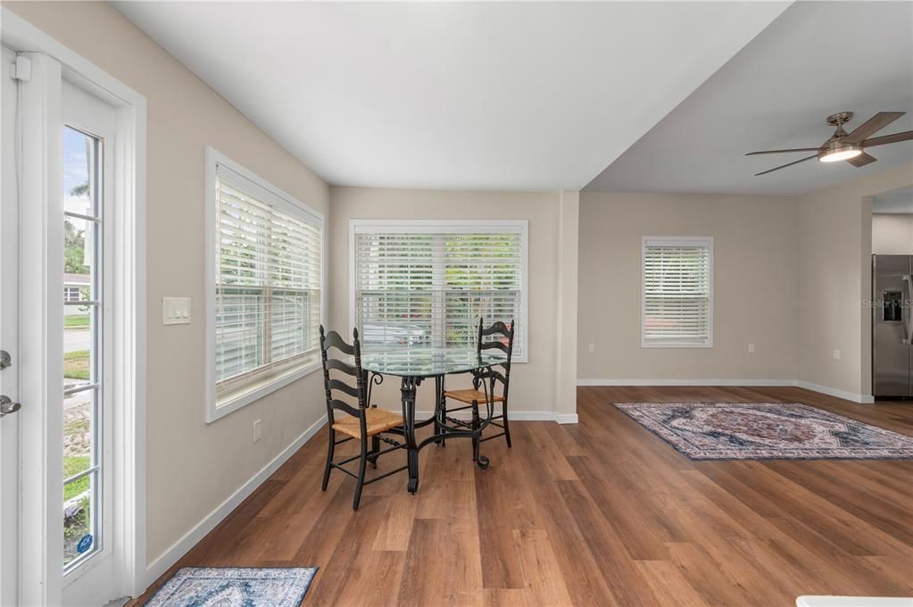 For Sale: $499,000 (2 beds, 2 baths, 810 Square Feet)