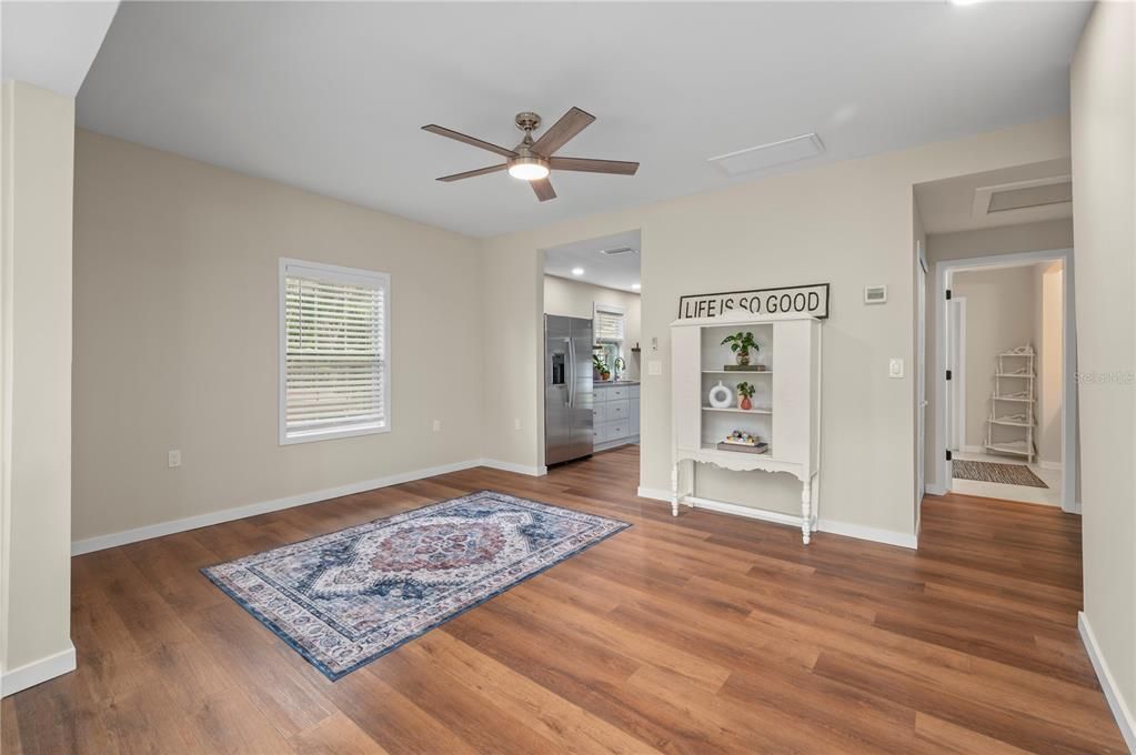 For Sale: $499,000 (2 beds, 2 baths, 810 Square Feet)