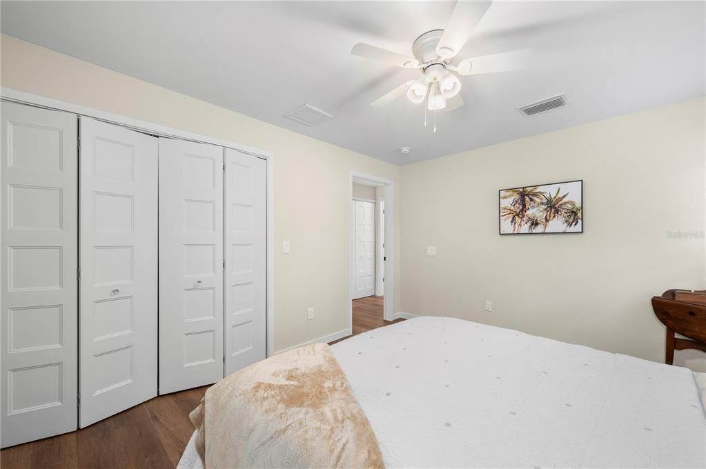 For Sale: $499,000 (2 beds, 2 baths, 810 Square Feet)