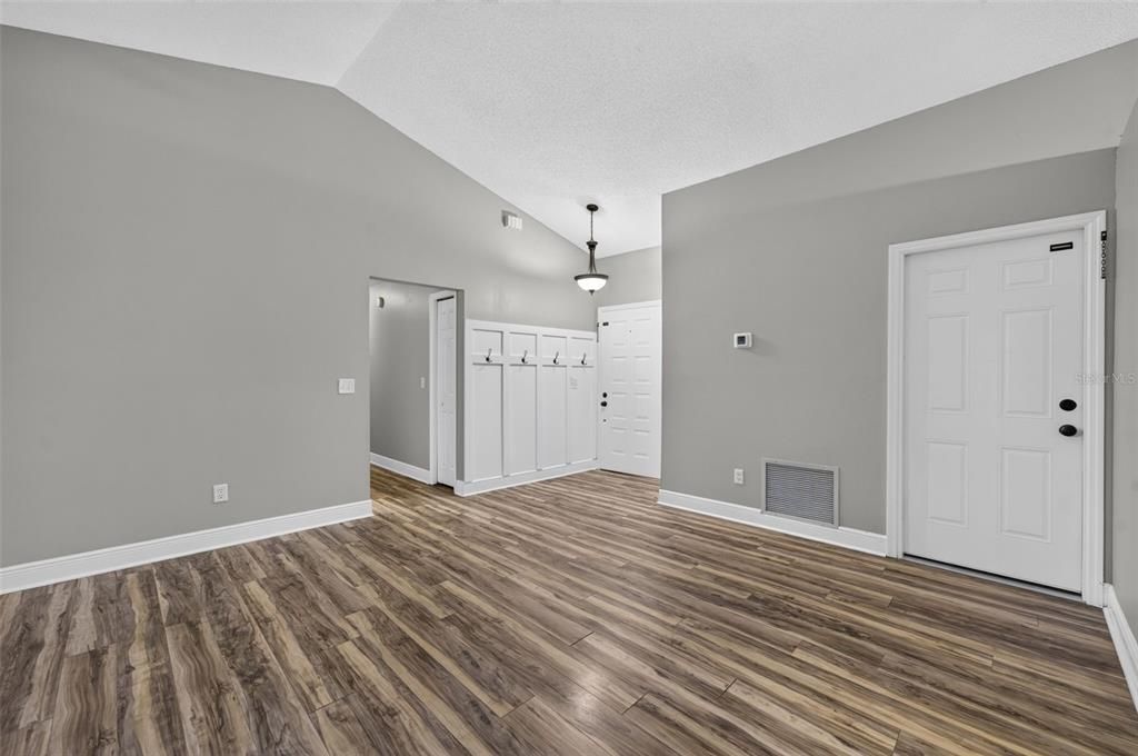 For Sale: $425,000 (3 beds, 2 baths, 1484 Square Feet)