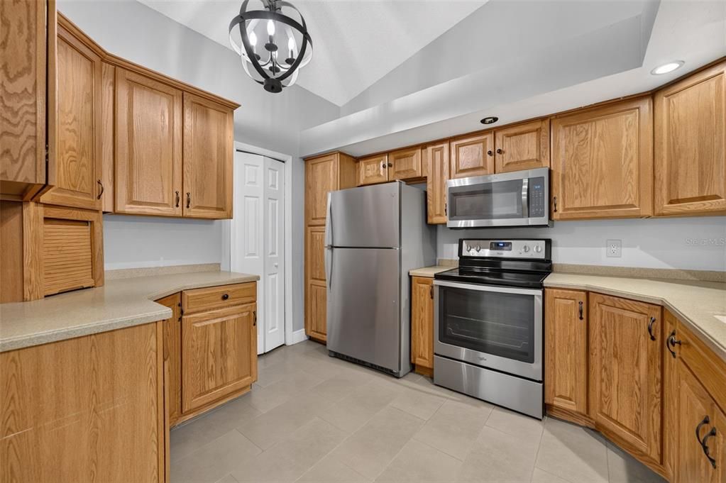 For Sale: $425,000 (3 beds, 2 baths, 1484 Square Feet)