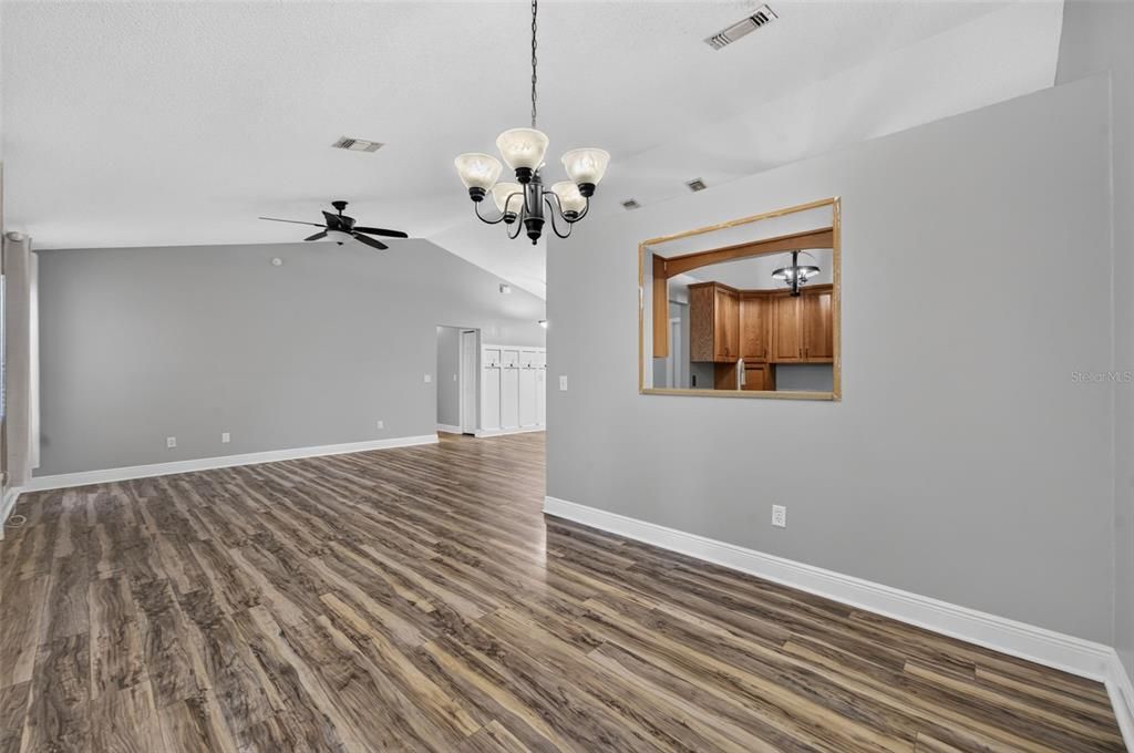 For Sale: $425,000 (3 beds, 2 baths, 1484 Square Feet)