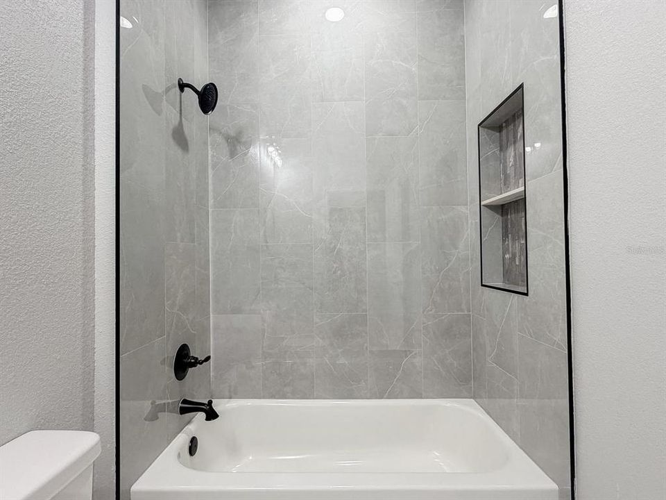 На продажу: $339,900 (3 спален, 3 ванн, 1505 Квадратных фут)