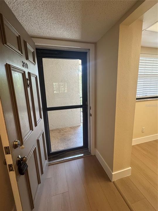 Active With Contract: $1,700 (2 beds, 2 baths, 950 Square Feet)