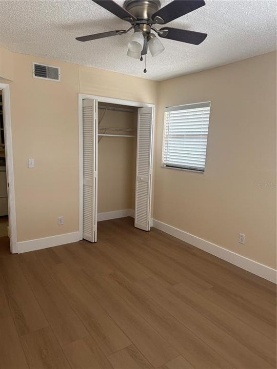 Active With Contract: $1,700 (2 beds, 2 baths, 950 Square Feet)