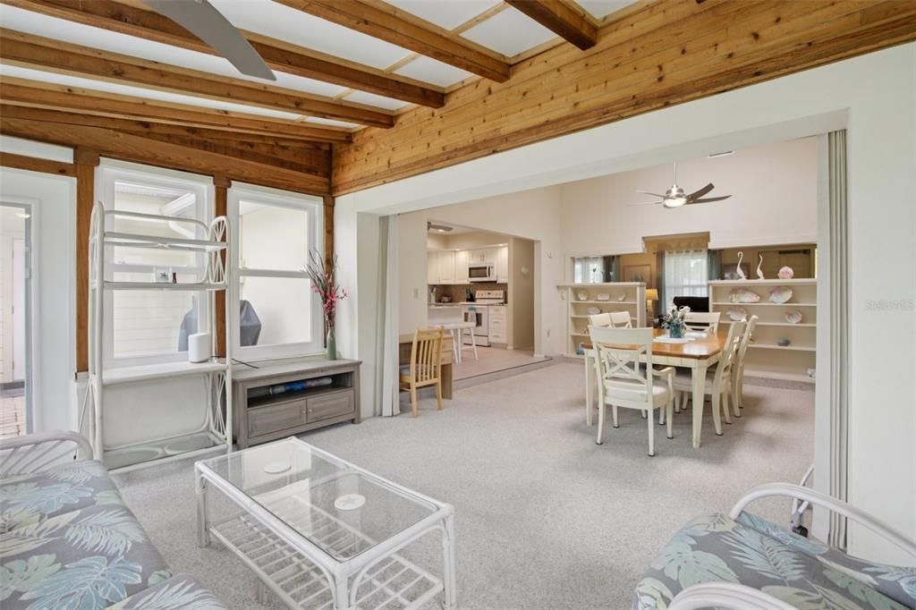 For Sale: $295,000 (2 beds, 2 baths, 1390 Square Feet)