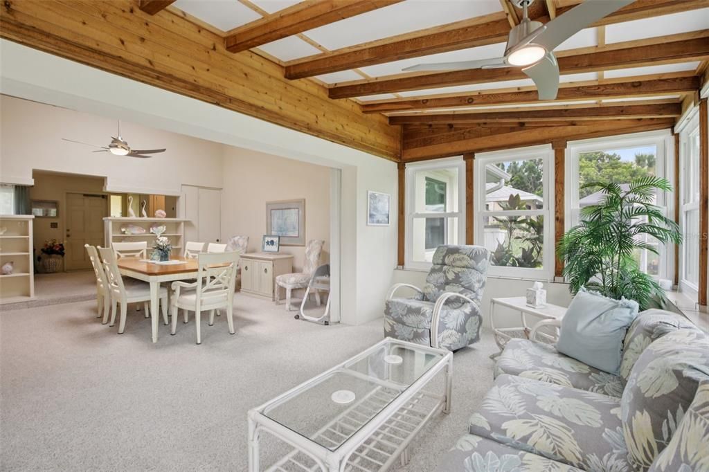 For Sale: $295,000 (2 beds, 2 baths, 1390 Square Feet)