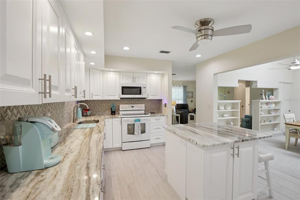 For Sale: $295,000 (2 beds, 2 baths, 1390 Square Feet)